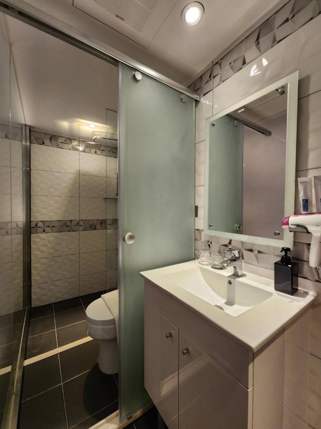 Fun Stay Inn Ximen Taipei Exterior photo